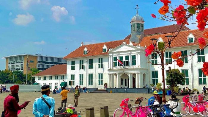 Tua kota jakpost guide jakarta square