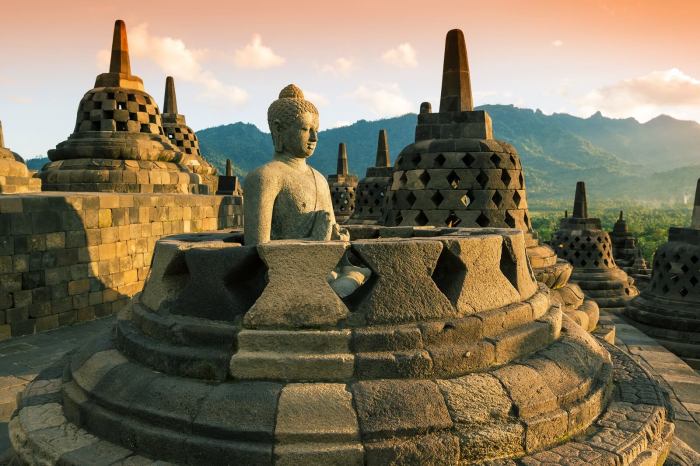 Borobudur temple indonesia java buddhist temples located tourism central pyramids aerial top compounds jakarta buddha stupa largest asia southeast world