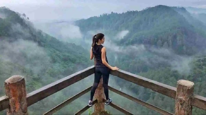 Tebing keraton takjub penuh