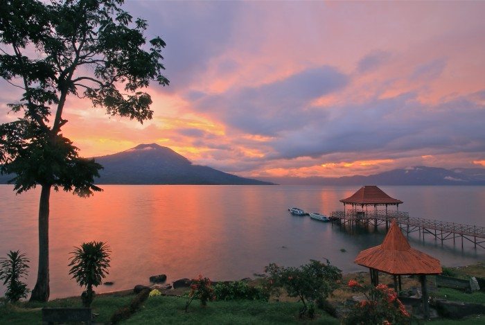 Sumatra ranau lake sunset visiting danau largest 2nd