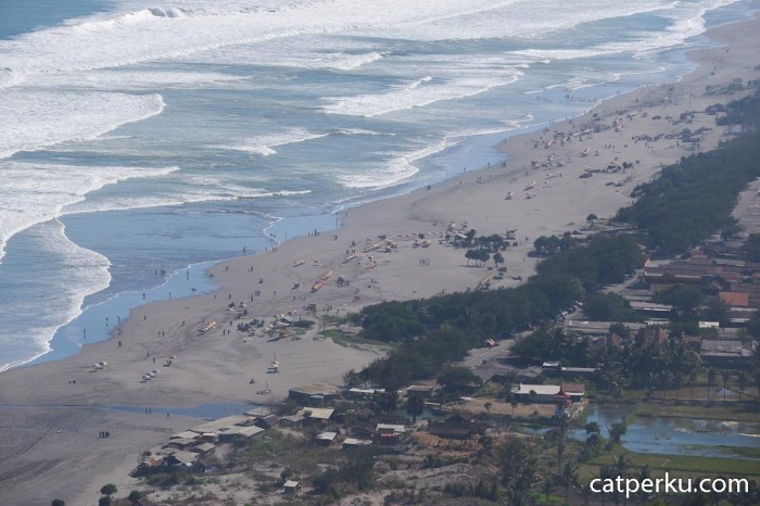 Paragliding parangtritis yogyakarta beach indonesia extreme things source parang wandernesia do