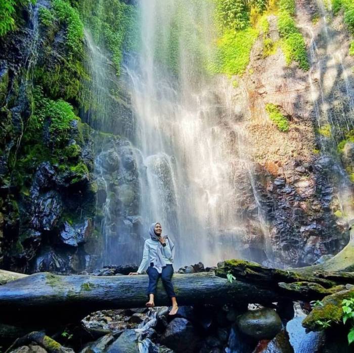 Curug lawe gunung ungaran benowo tersembunyi lereng petualangan aksen dengan