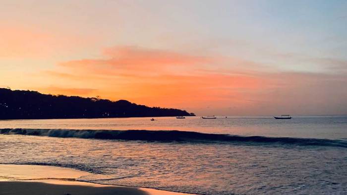 Jimbaran sunset managament travelling