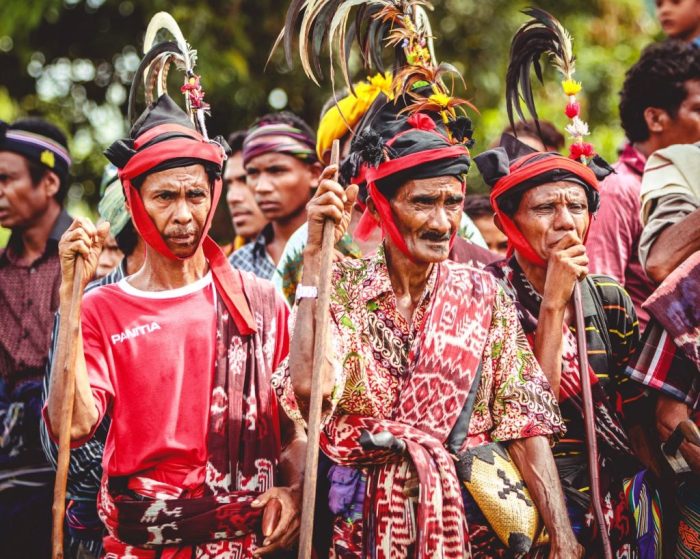 Sumba pasola authentic traditions drifttravel awaiting warrior start tradition credit