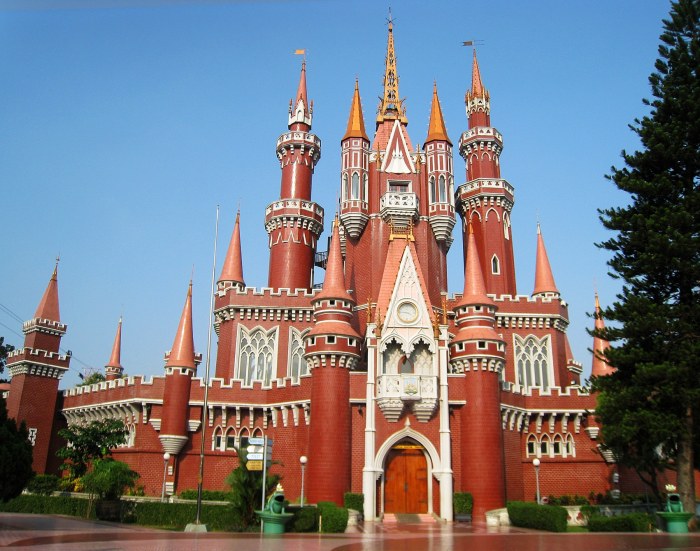 Indonesia taman mini indah jakarta tmii park tourism travel miniature indonesien source guide