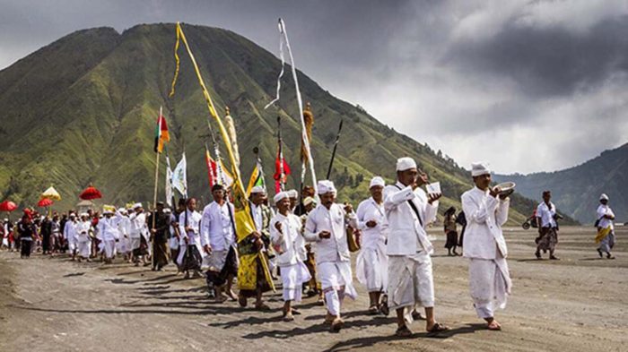 Bromo roam kasada yadnya witnessing