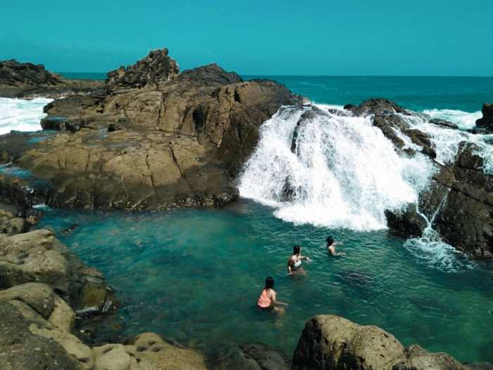 Keajaiban Alam di Pantai Wediombo, Gunungkidul