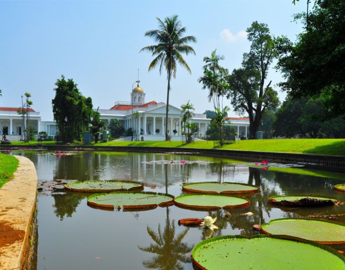 Bogor botanical twobirdsbreakingfree java tucked northeastern kassan pleasant