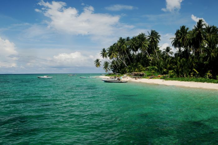 Derawan borneo kalimantan island islands complete guide