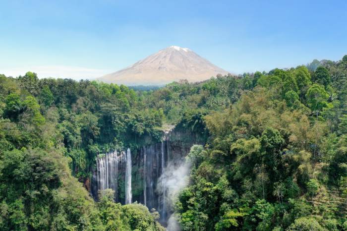 Wallpaper volcano bromo mount indonesia hd active mountain wallpapers volcanos highland landscape semeru tengger national park full backiee preview background