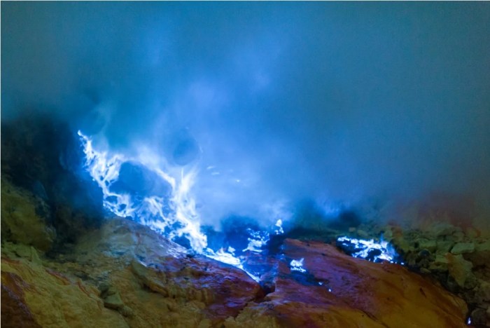 Blue fire volcano ijen phenomenon kawah natural crater lava otherworldly spectacular vuing