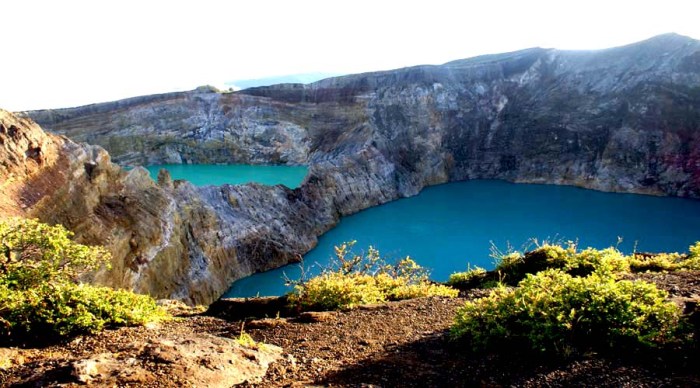 Kelimutu lakes crater volcano flores colored wondermondo differently neil cc