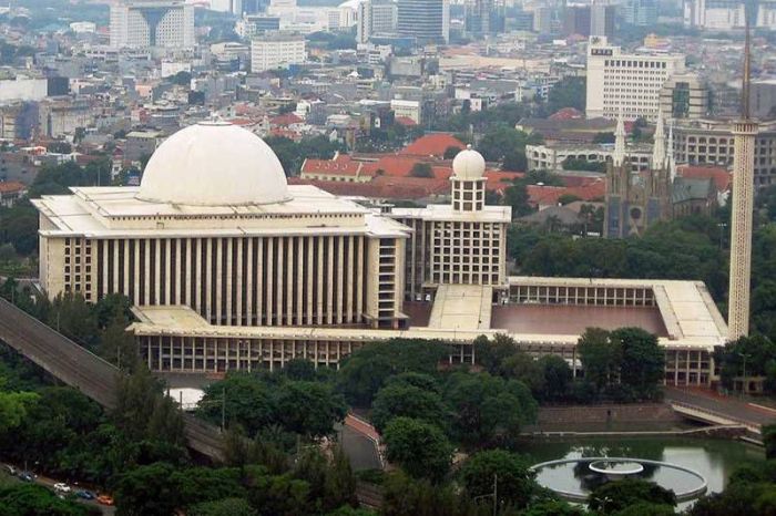 Istiqlal jakarta mosque masjid indonesia do fun things top biggest