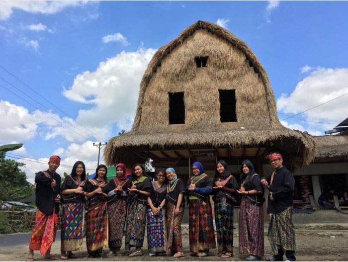 Sasak sade lombok suku desa