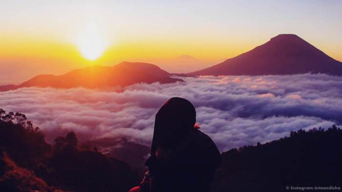 Sikunir bukit dieng berburu atas lokasi awan negeri