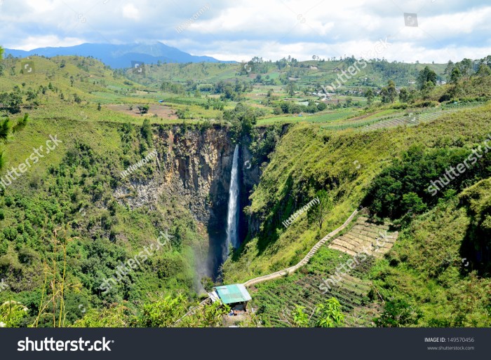 Piso waterfall sumatra giant indonesia get
